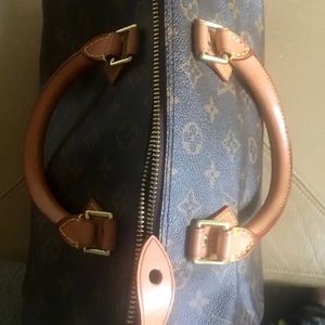 Louis Vuitton Speedy 30